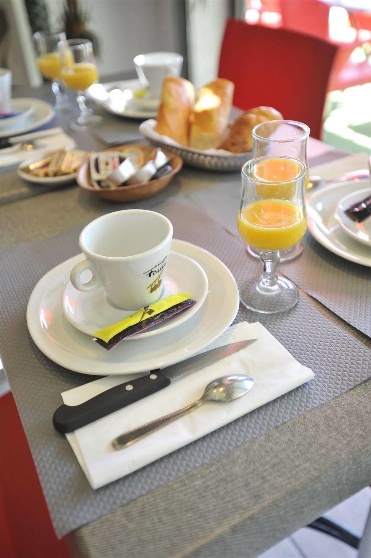 Alp'Hotel Voreppe Ngoại thất bức ảnh