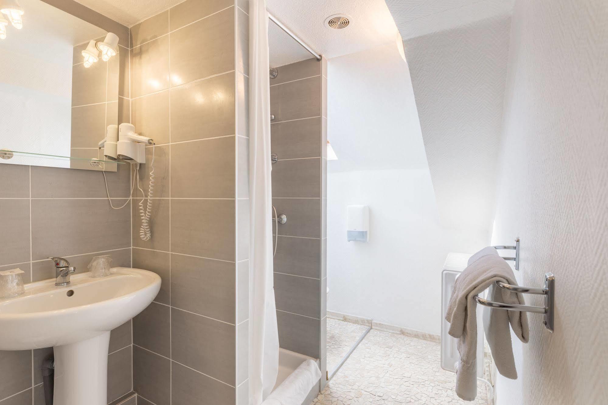 Alp'Hotel Voreppe Ngoại thất bức ảnh