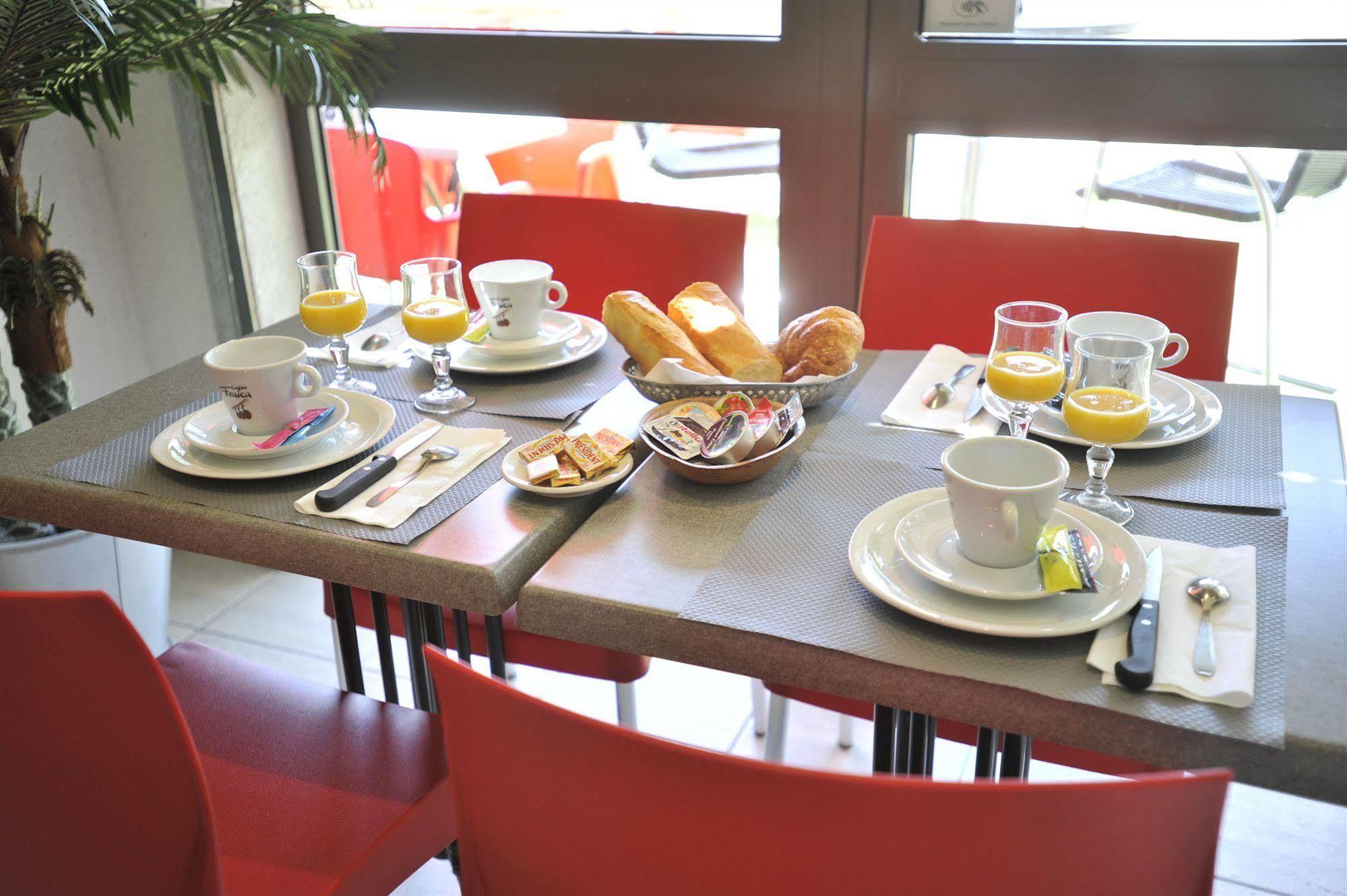 Alp'Hotel Voreppe Ngoại thất bức ảnh